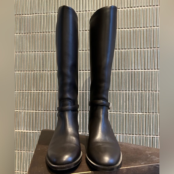 Gucci Women Riding boots with metal buckle - Picture 2 of 5
